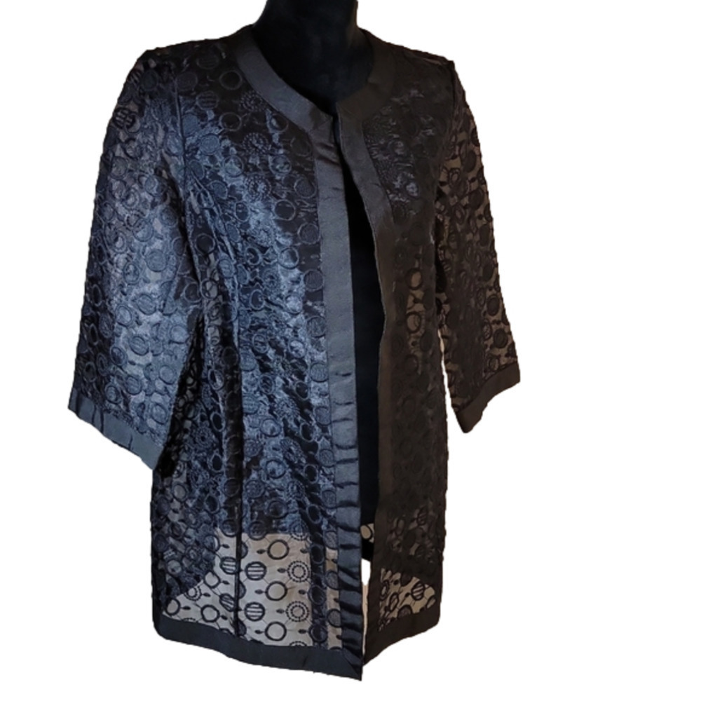 𝅺tahari Arthur S Levine polyester mesh open black blazer with circle design